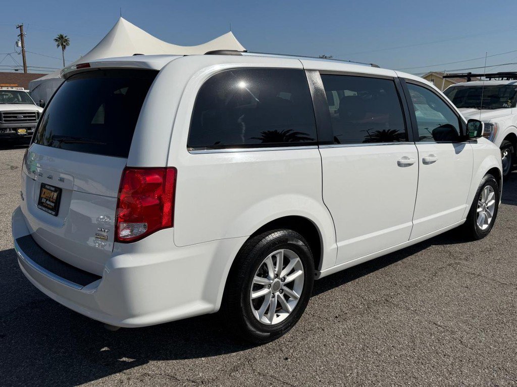 Used 2018 Dodge Grand Caravan SXT image 6