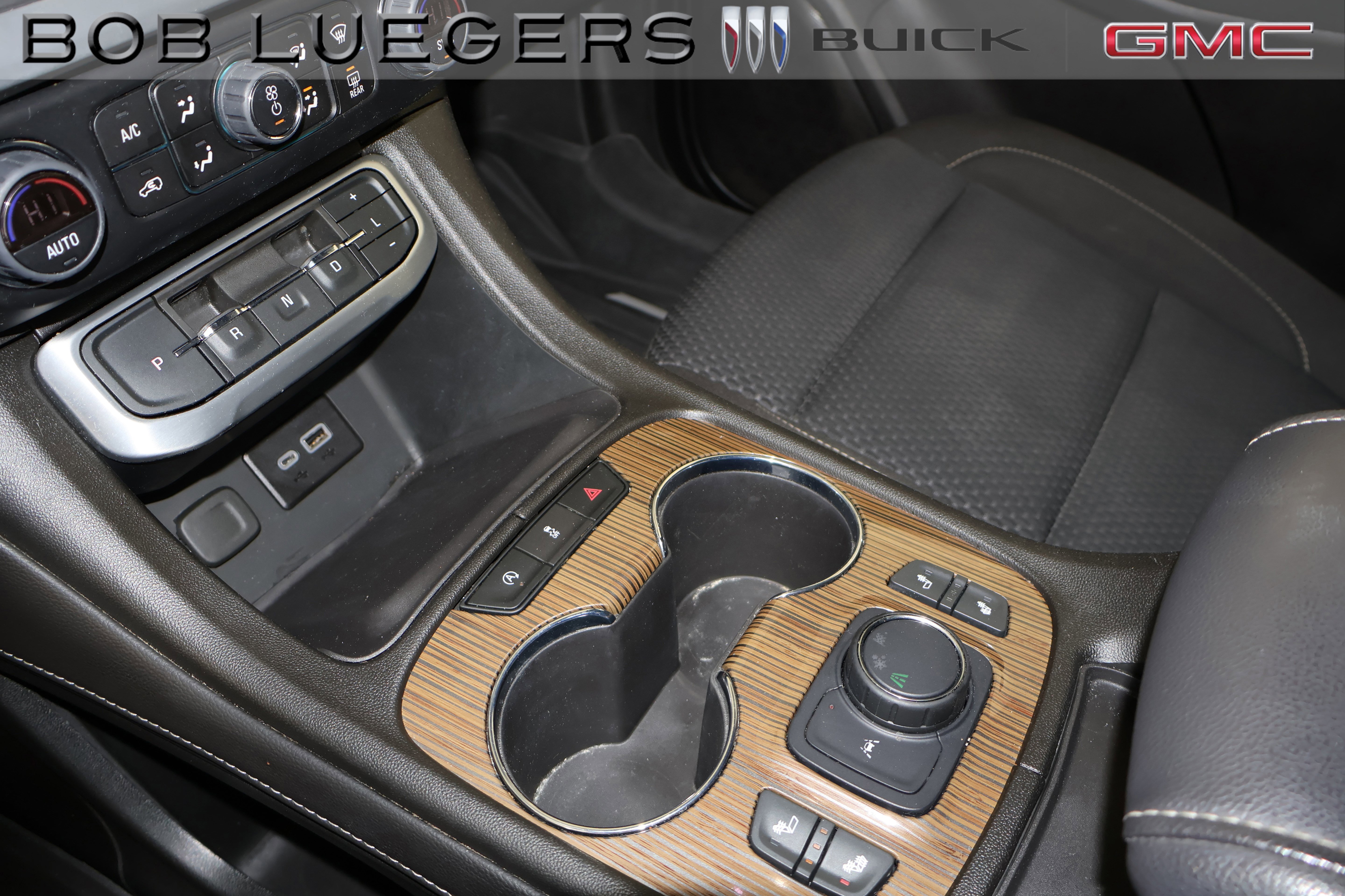 Certified 2023 GMC Acadia SLE w/ Driver Convenience Package image 24
