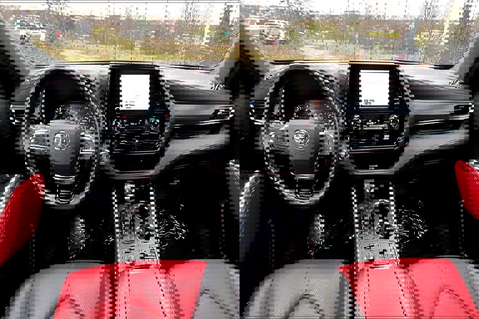 Used 2023 Toyota Highlander XSE image 15