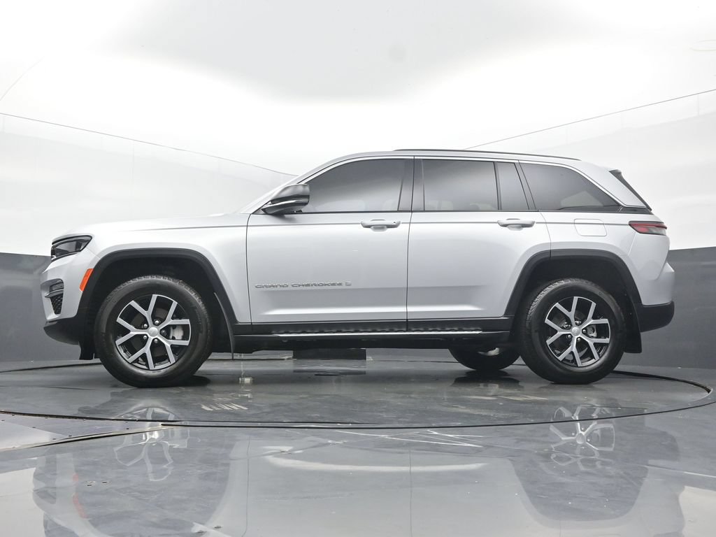 Used 2024 Jeep Grand Cherokee Limited AWD/4WD image 54