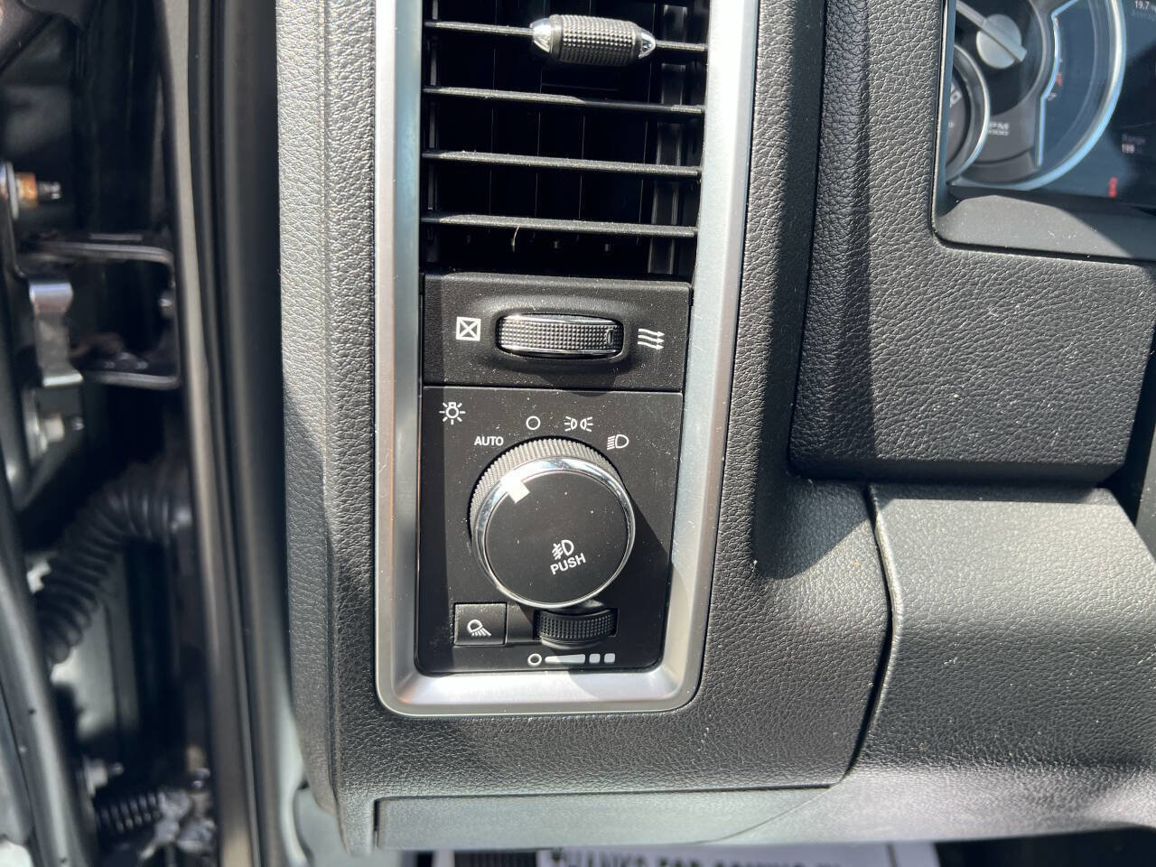Used 2016 RAM 1500 Limited image 25