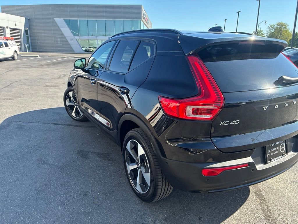 Certified 2026 Volvo XC40 B5 Plus AWD/4WD image 5