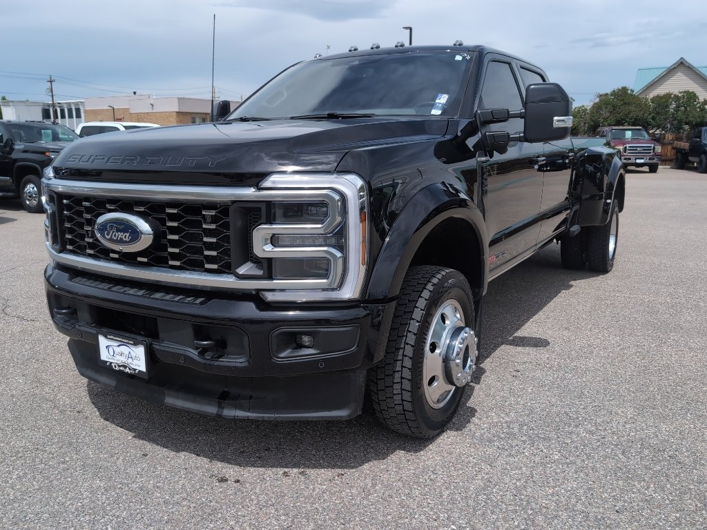Used 2026 Ford F450 Platinum w/ FX4 Off-Road Package AWD/4WD image 2