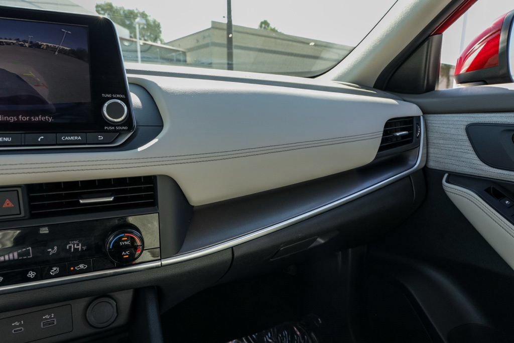 Used 2023 Nissan Rogue SV FWD image 31