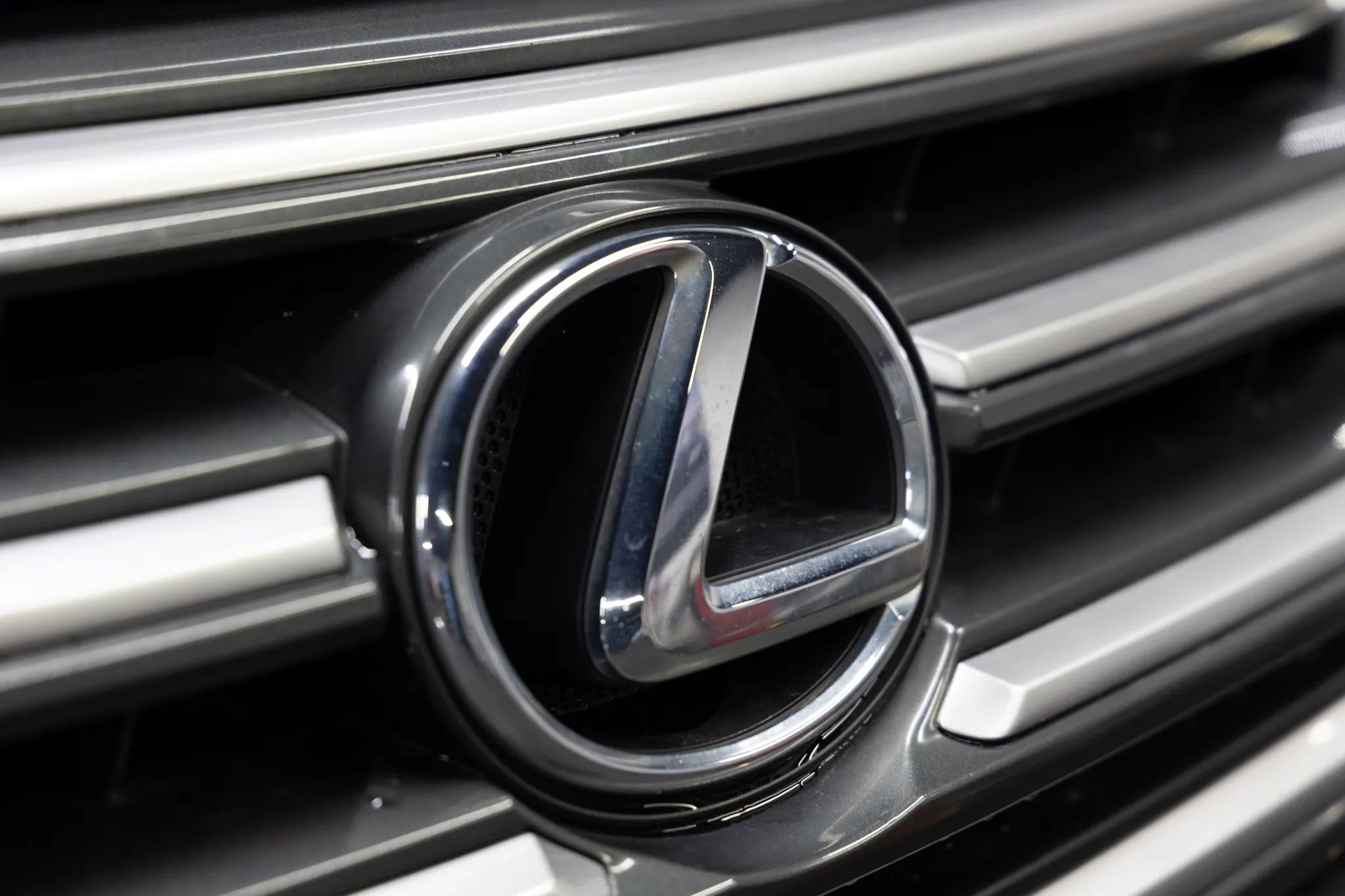 Used 2015 Lexus GX 460 image 2