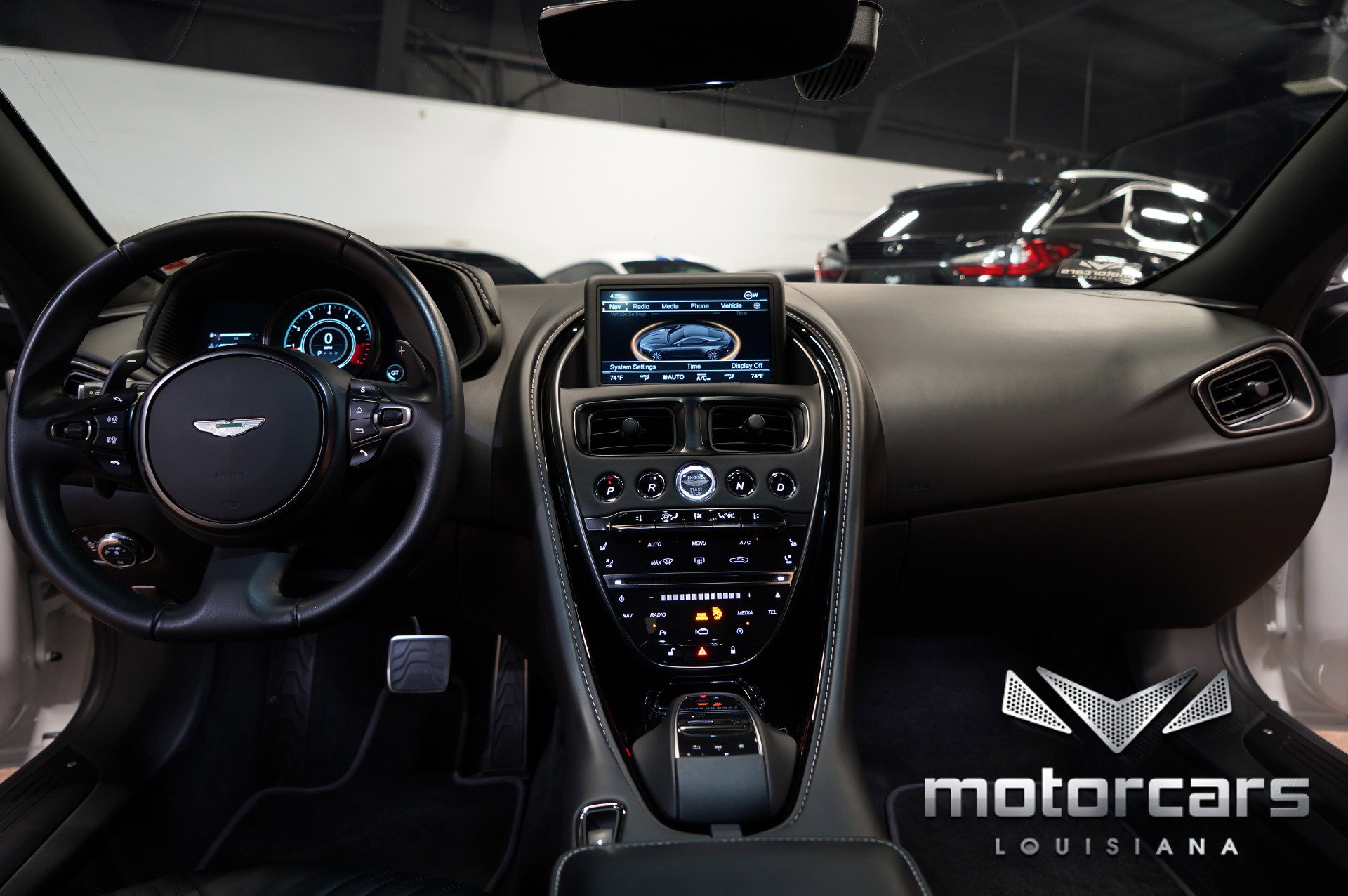 Used 2018 Aston Martin DB11 Coupe image 37