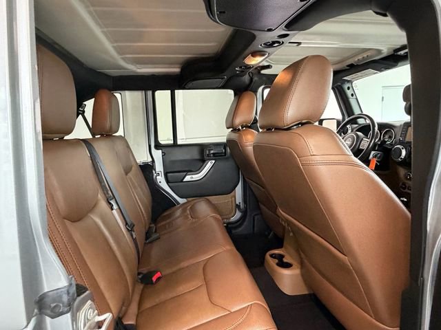 Used 2017 Jeep Wrangler Unlimited Rubicon w/ Connectivity Group AWD/4WD image 12