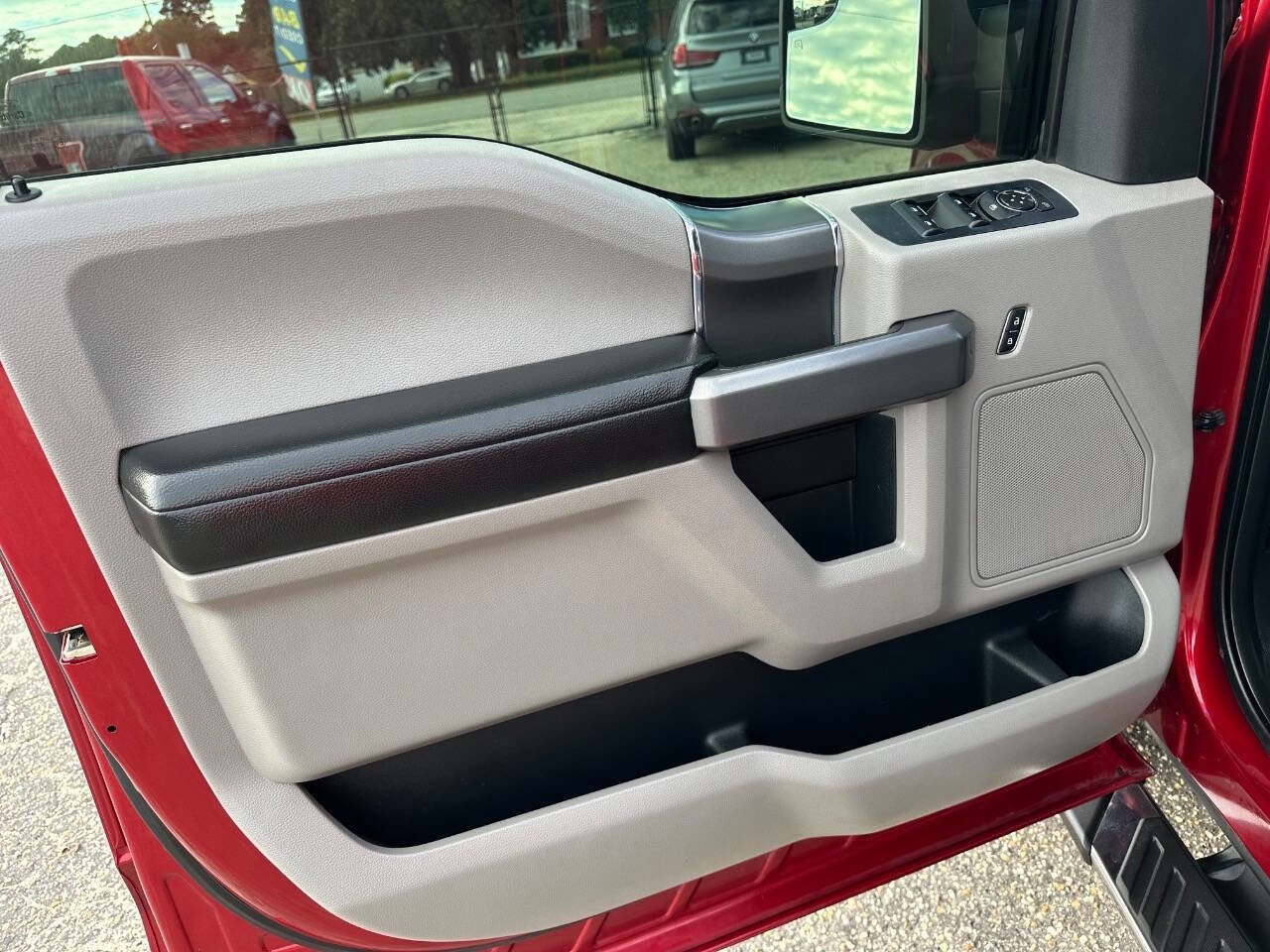 Used 2015 Ford F150 XLT w/ Equipment Group 301A Mid image 25