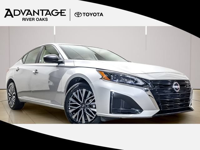 Used 2025 Nissan Altima 2.5 SV