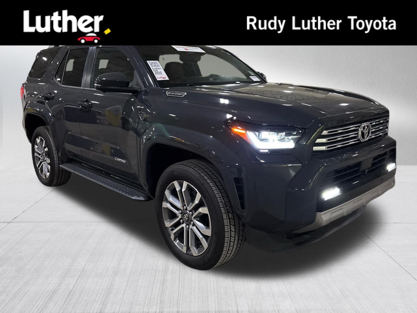 Used 2025 Toyota 4Runner Limited AWD/4WD image 1