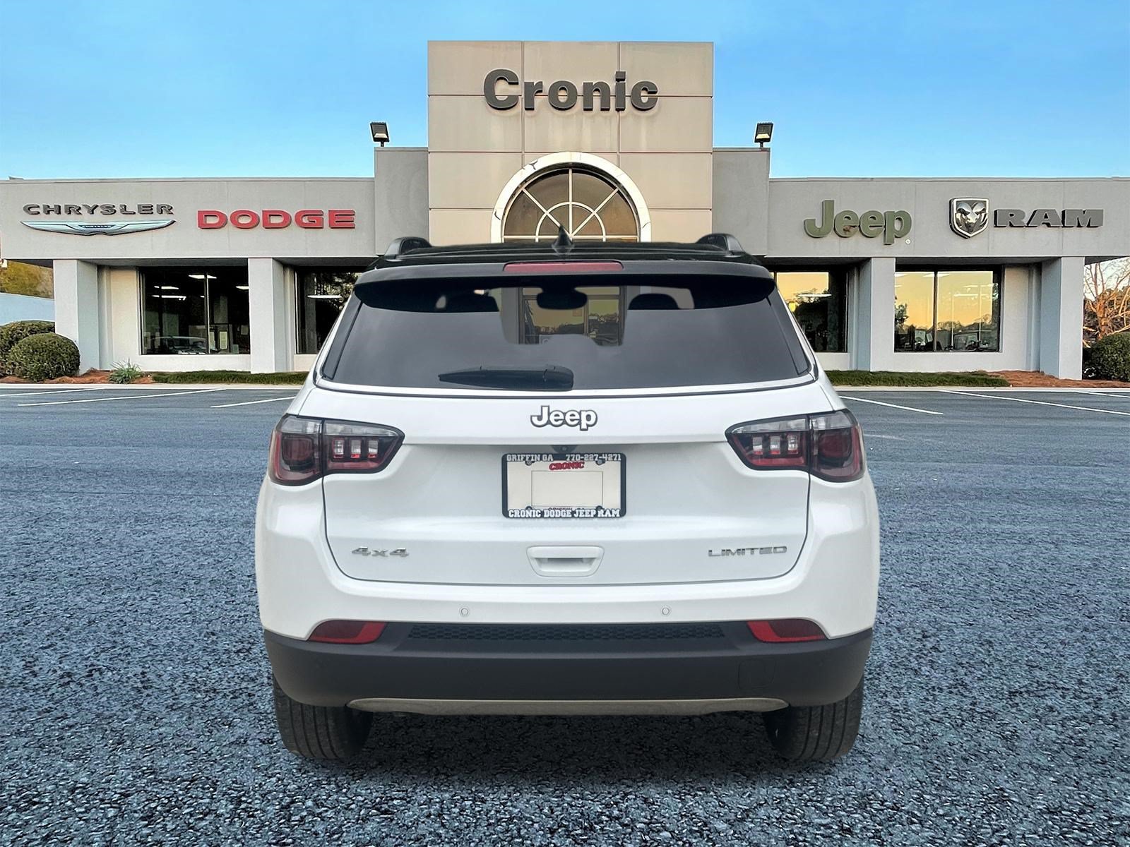 Used 2024 Jeep Compass Limited AWD/4WD image 4