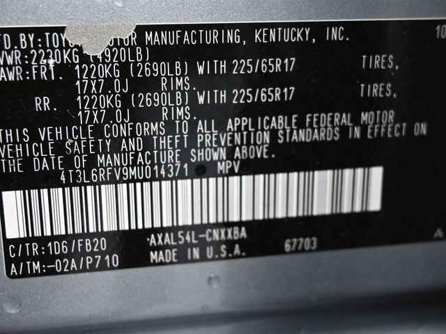 Used 2021 Toyota RAV4 LE image 8