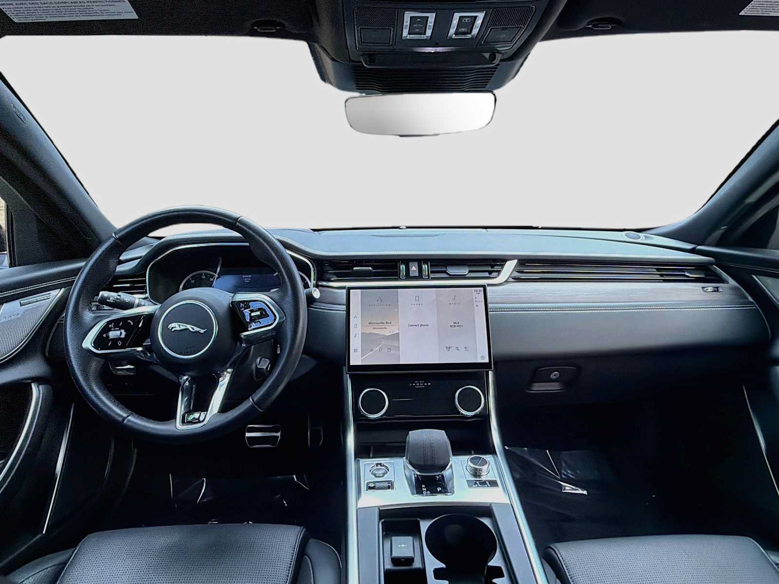 Certified 2023 Jaguar XF R-Dynamic SE AWD/4WD image 9