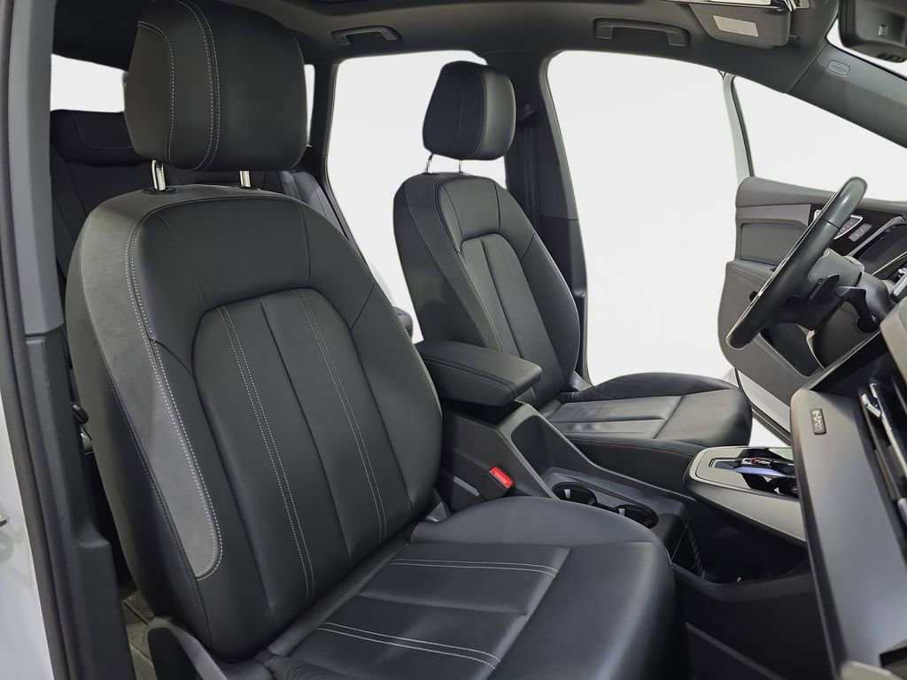 Used 2024 Audi Q4 e-tron Premium w/ Convenience Package image 12