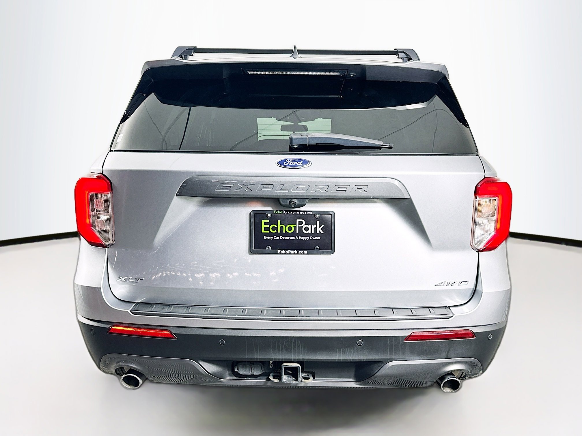Used 2022 Ford Explorer XLT w/ Equipment Group 202A image 7