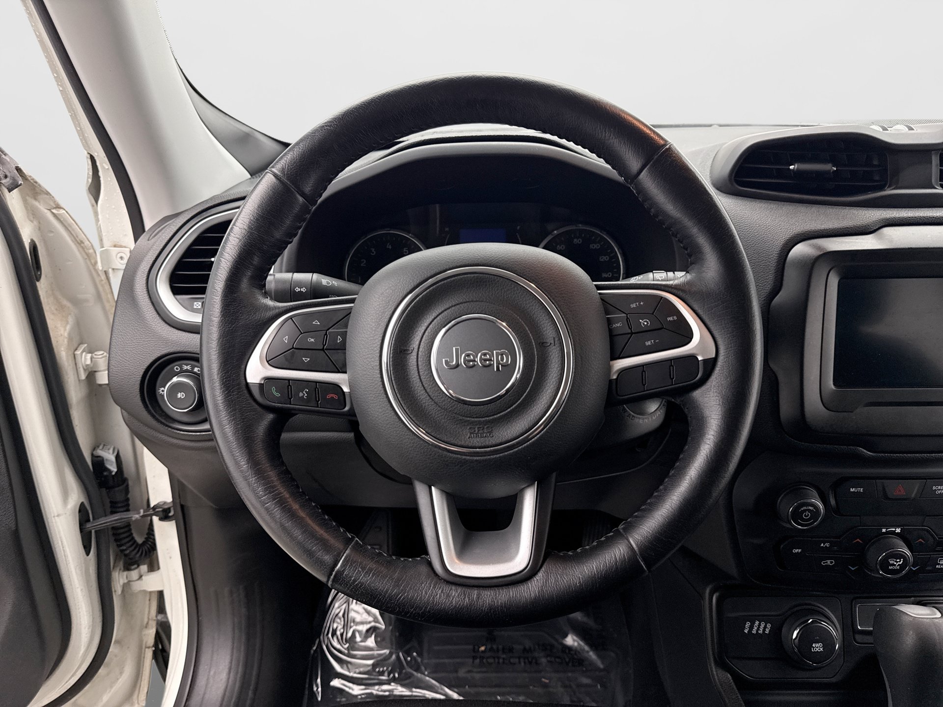 Used 2019 Jeep Renegade Latitude w/ Cold Weather Group AWD/4WD image 14