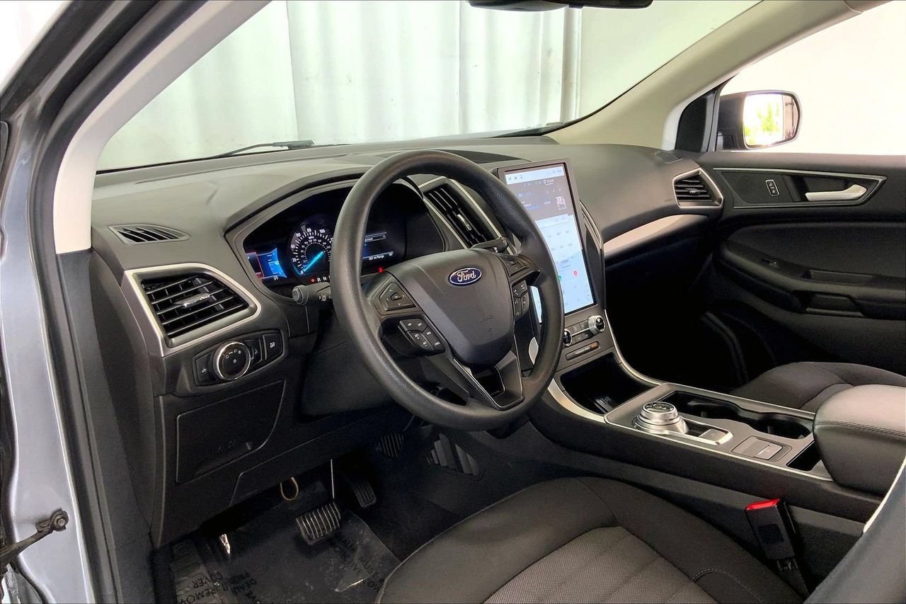 Used 2024 Ford Edge SE AWD/4WD image 14