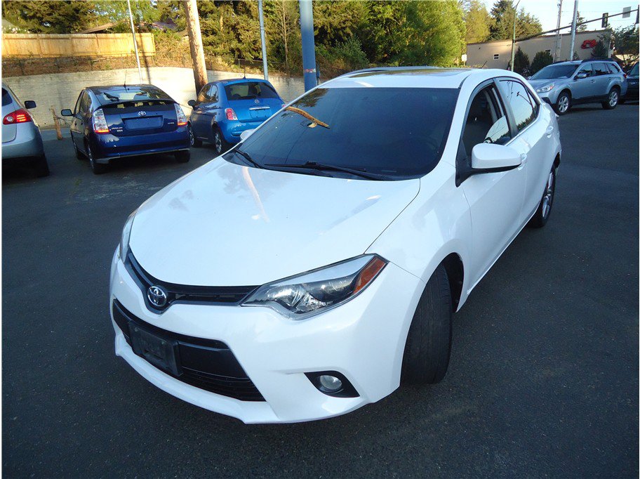 Used 2015 Toyota Corolla LE FWD image 1