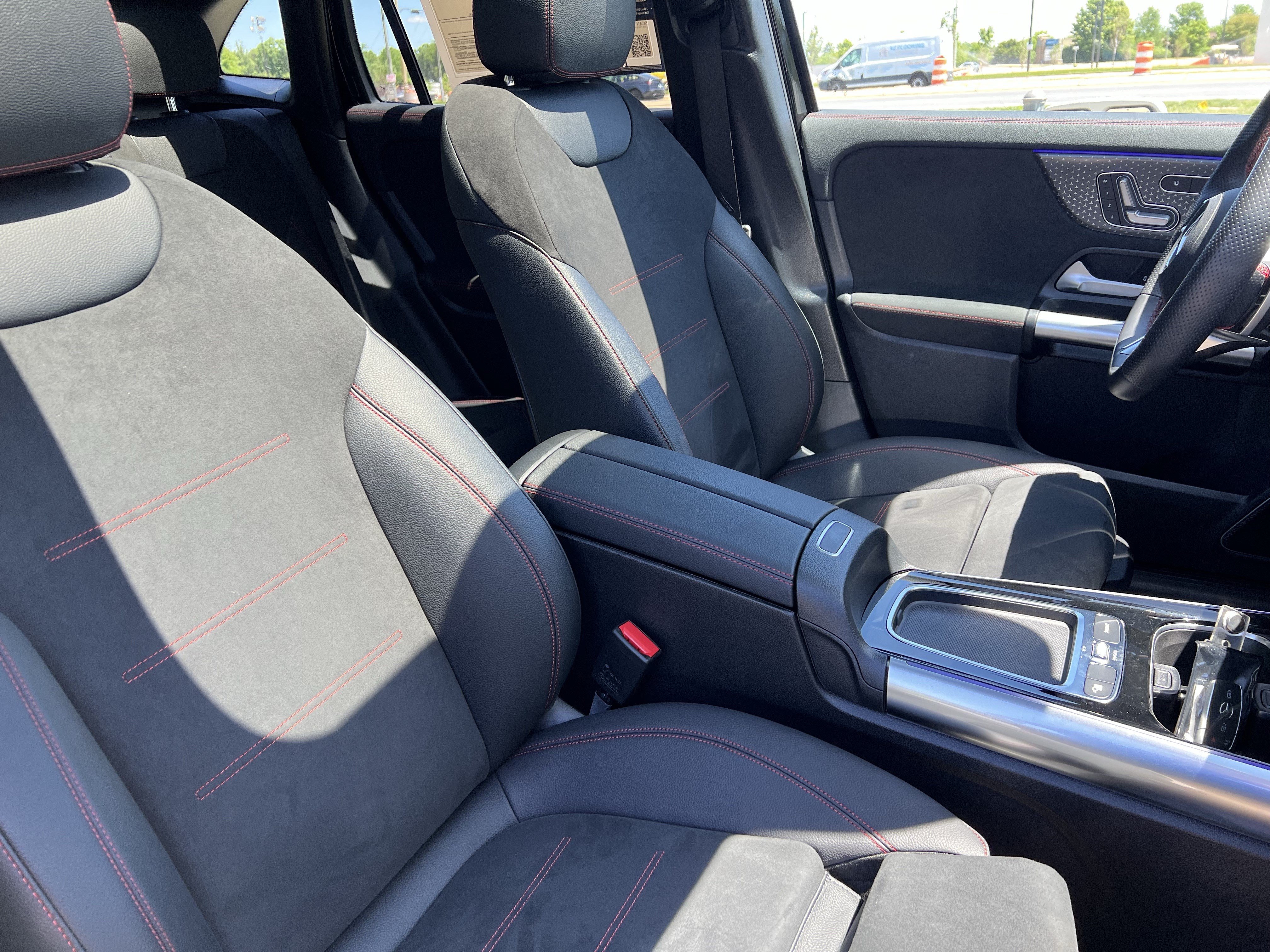 Certified 2025 Mercedes-Benz GLA 250 image 35