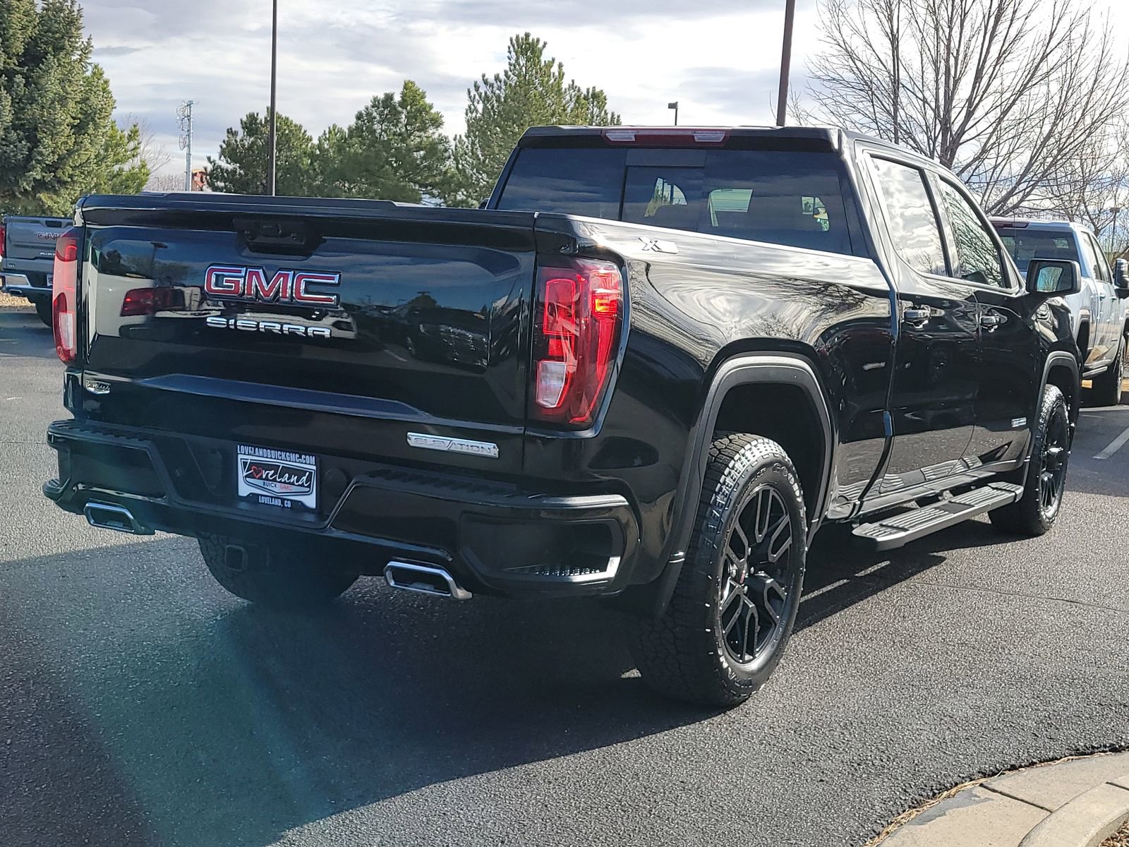 Used 2025 GMC Sierra 1500 Elevation w/ Preferred Package image 3
