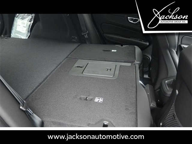 Used 2025 Volvo XC60 B5 Core w/ Climate Package image 25