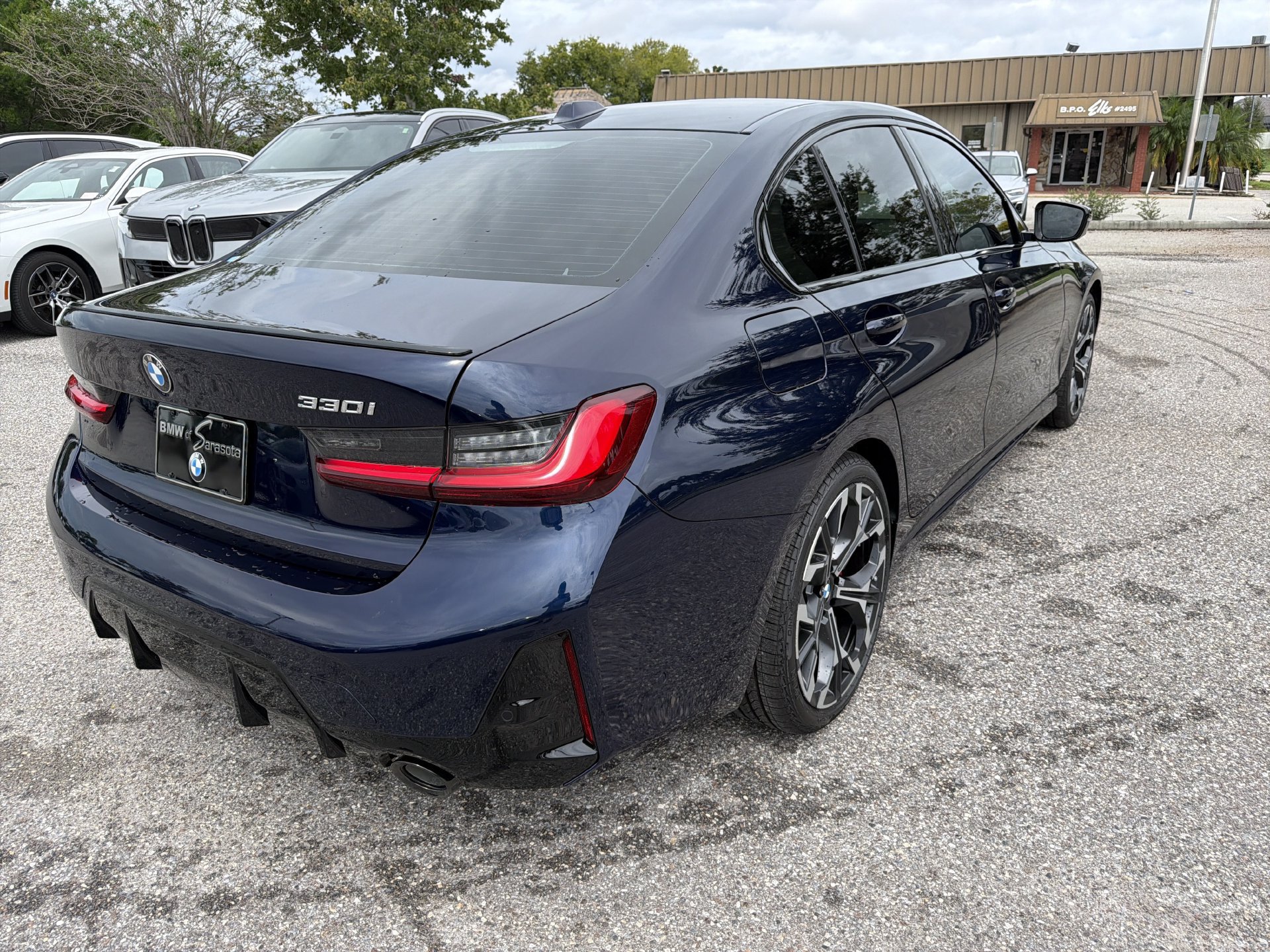 New 2026 BMW 330i Sedan w/ M Sport Package RWD image 4