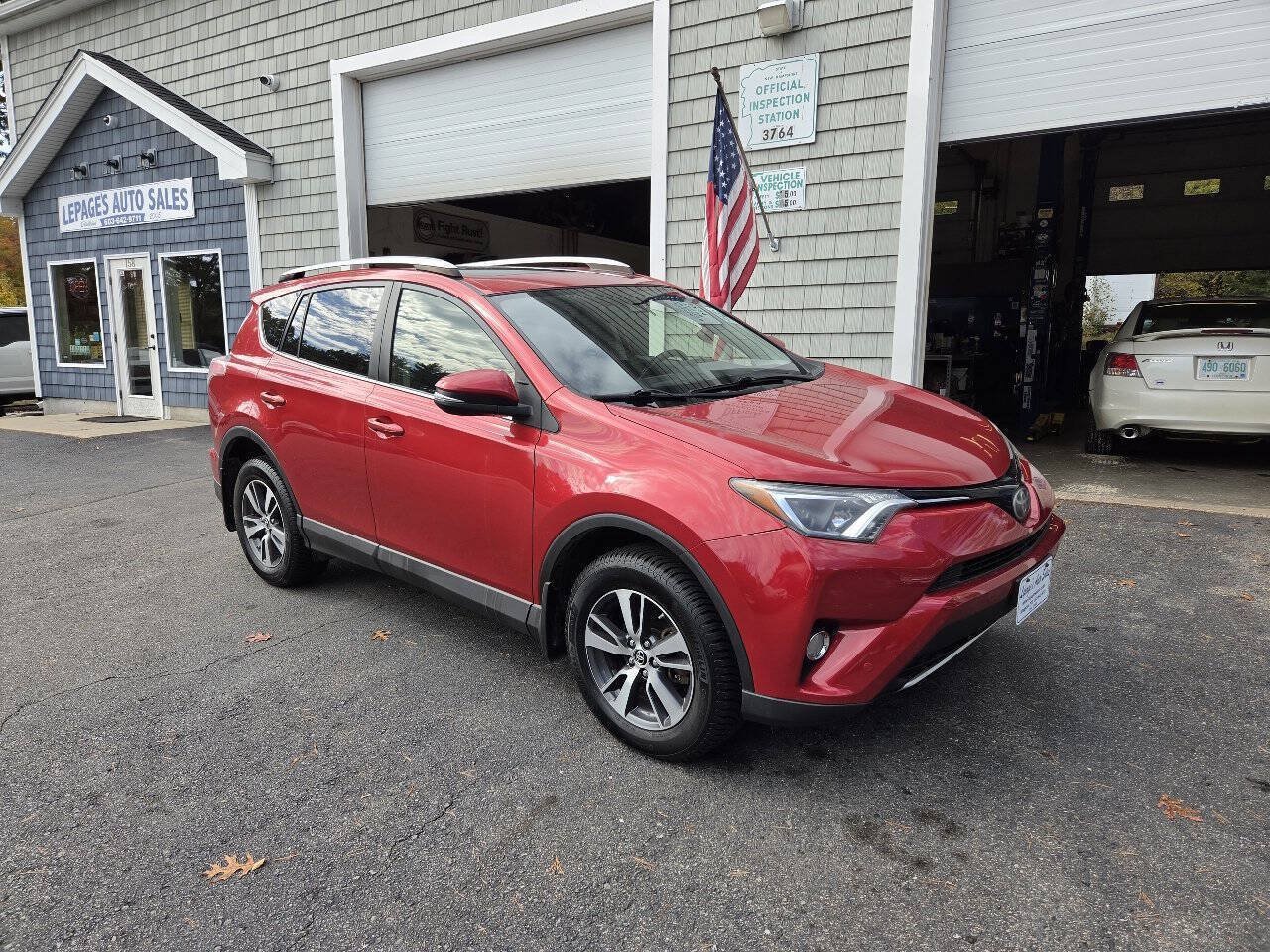 Used 2016 Toyota RAV4 XLE w/ Convenience Package AWD/4WD image 2