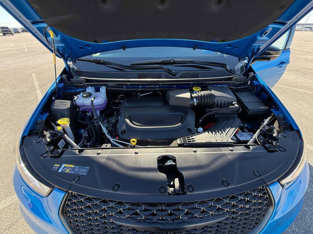 New 2026 Chrysler Pacifica Limited w/ S Appearance Package image 18