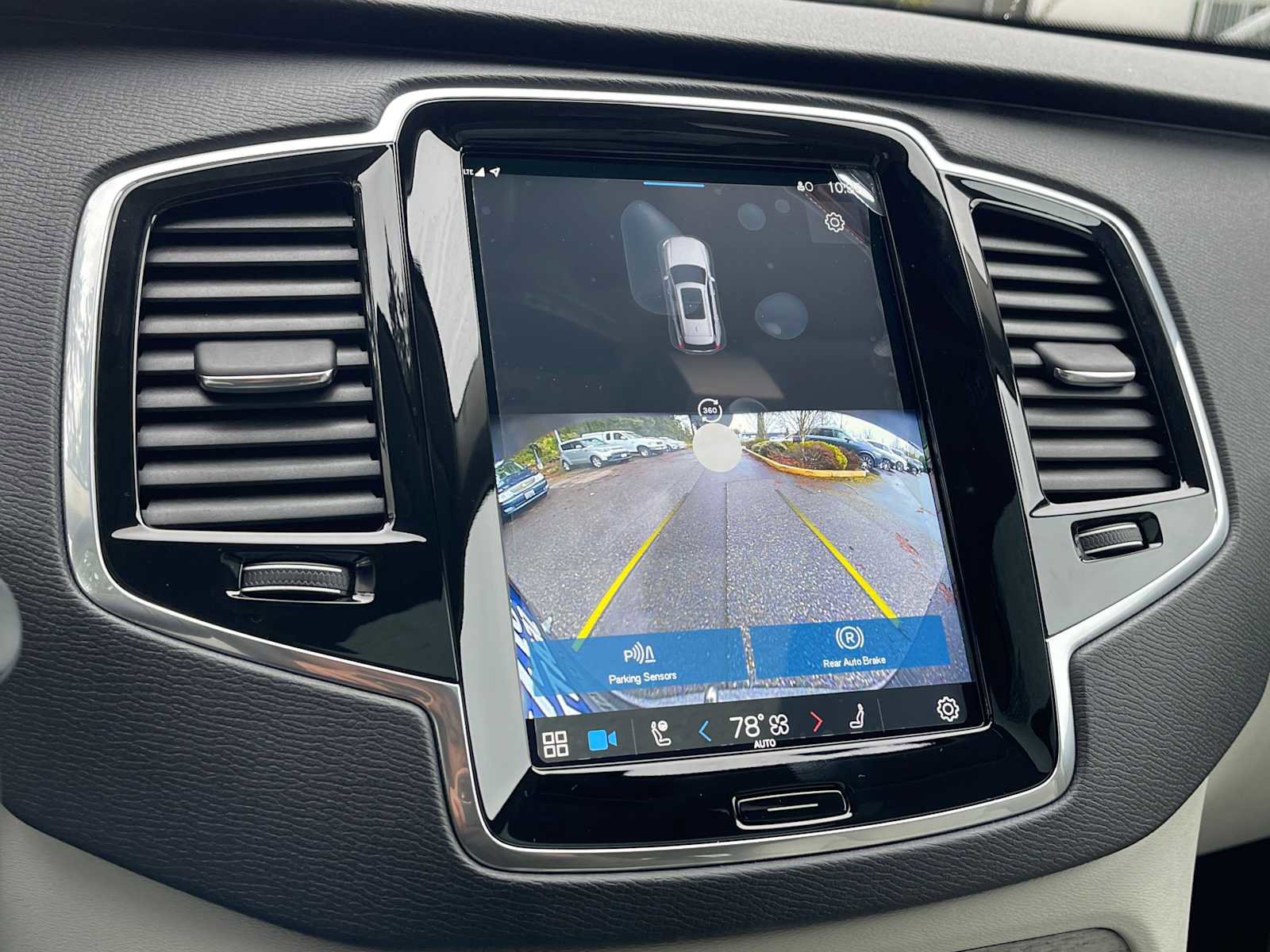 Used 2023 Volvo XC90 B6 Plus w/ Protection Package Premier image 27