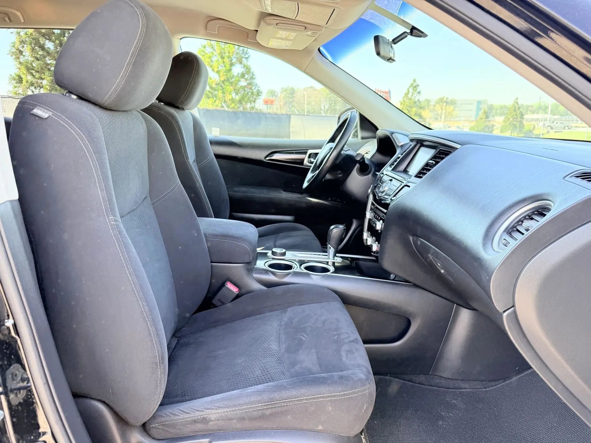 Used 2013 Nissan Pathfinder SV image 18