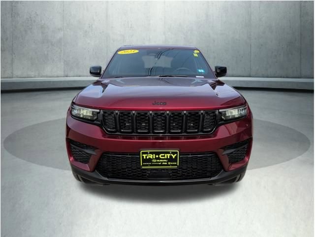 Used 2023 Jeep Grand Cherokee Altitude image 12