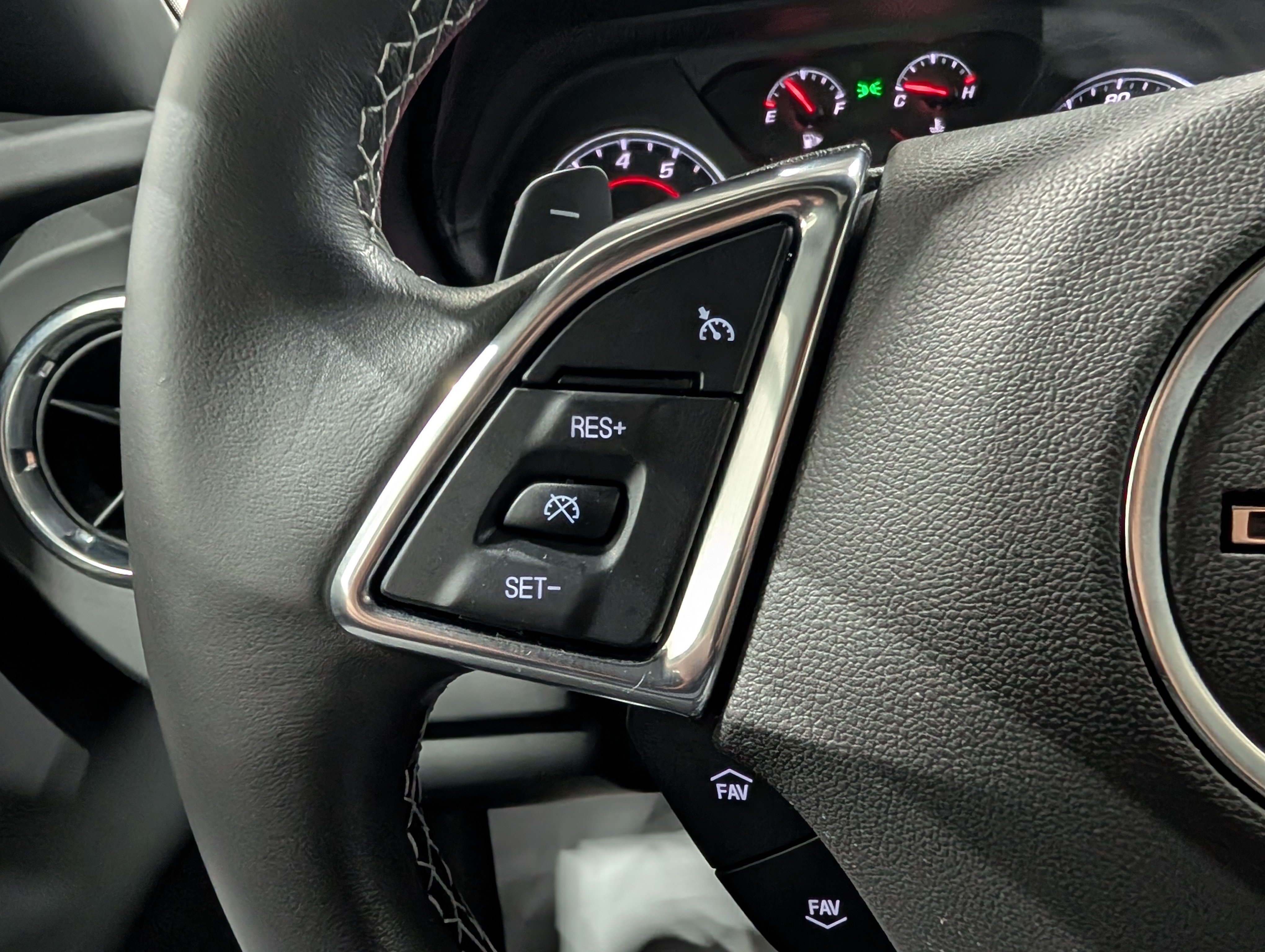 Used 2024 Chevrolet Camaro LT RWD image 19