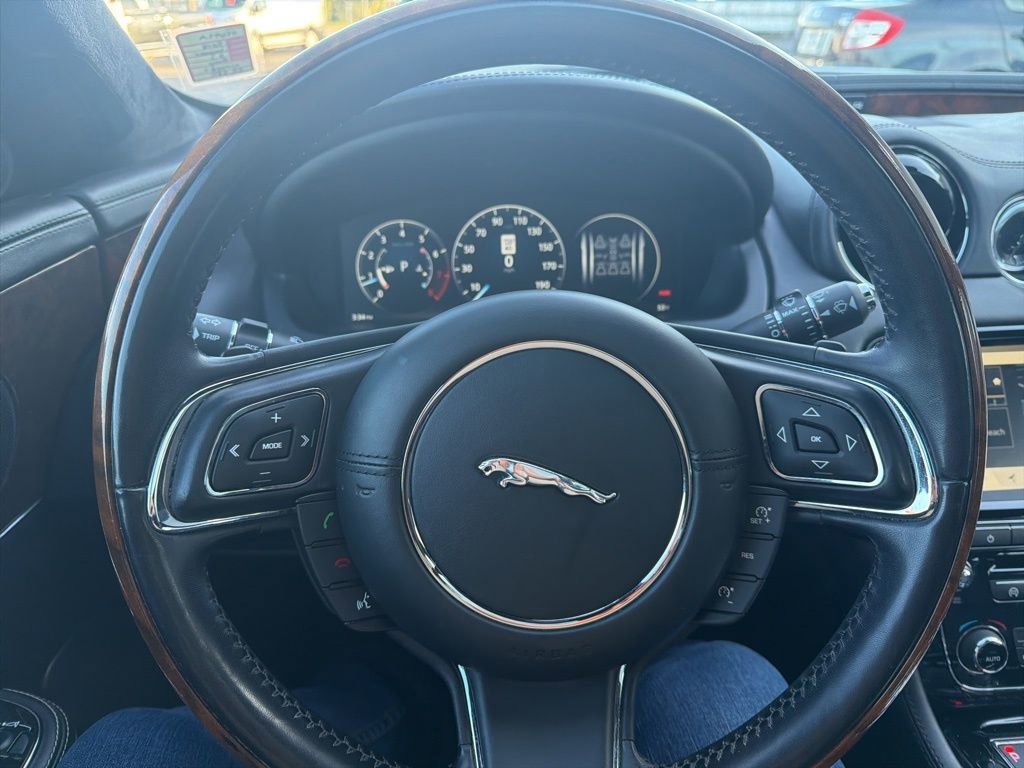 Used 2018 Jaguar XJ L Portfolio image 19