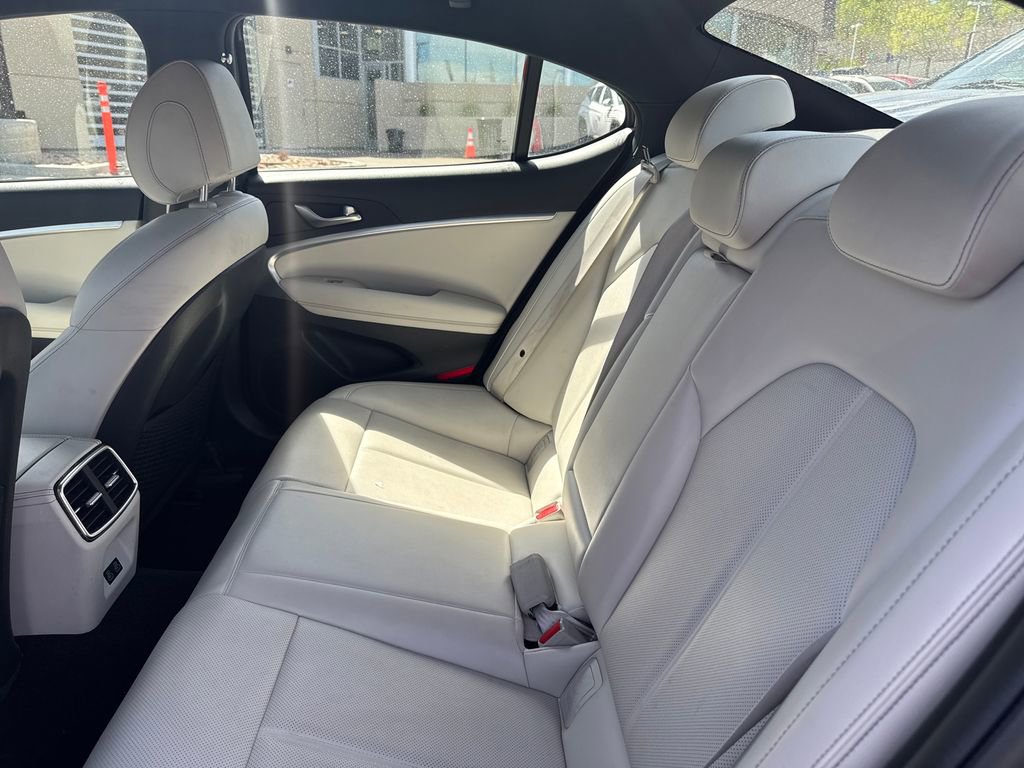 Used 2024 Genesis G70 2.5T image 22