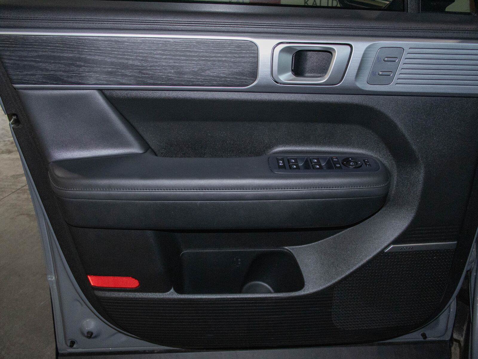 Used 2024 Hyundai Santa Fe Limited FWD image 11
