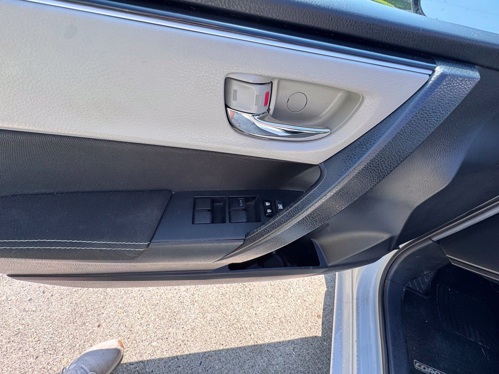 Used 2019 Toyota Corolla LE FWD image 14