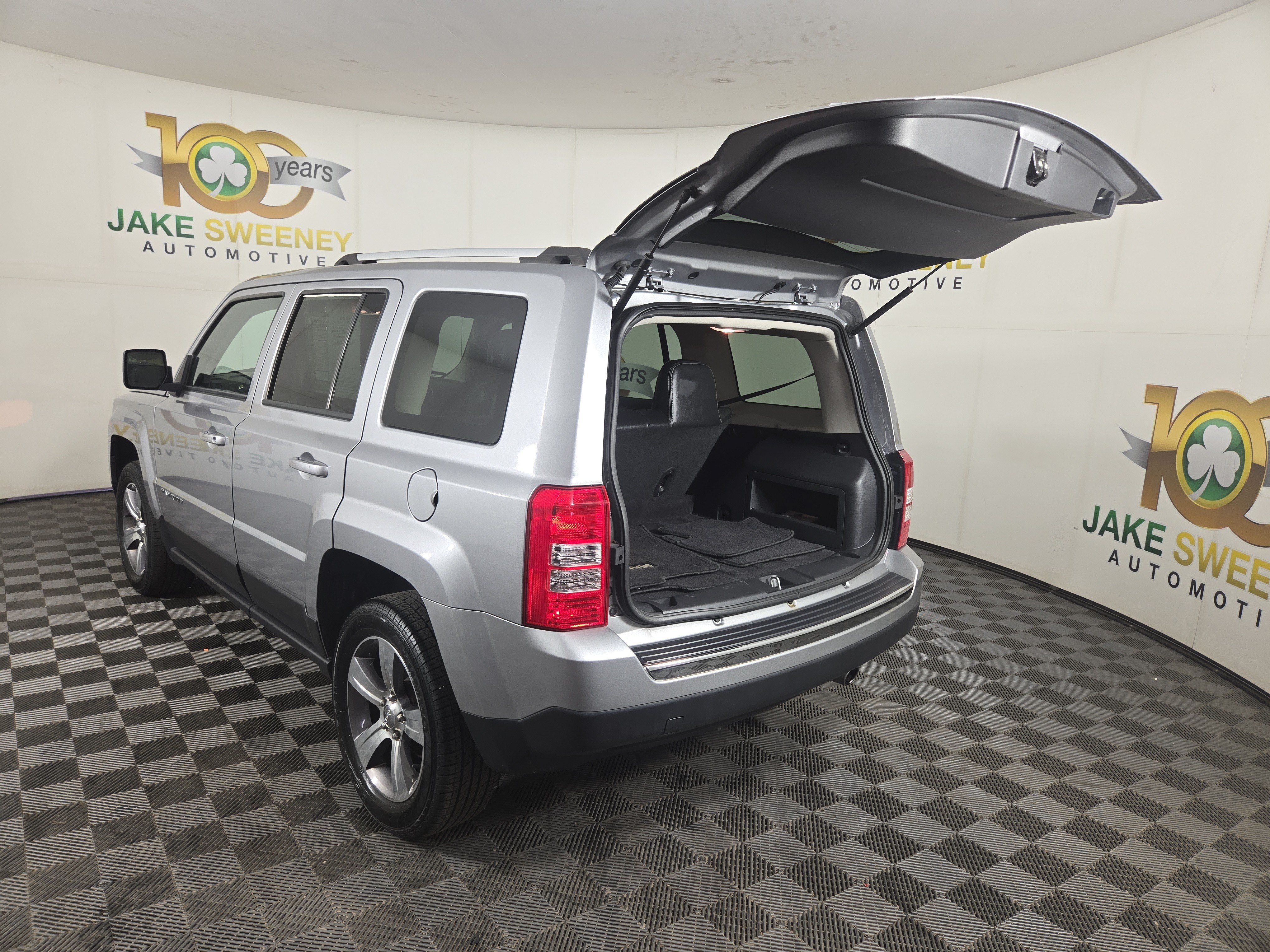Used 2017 Jeep Patriot High Altitude AWD/4WD image 29