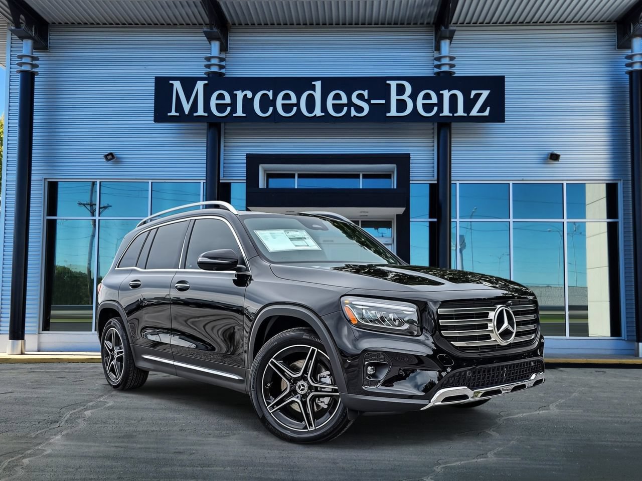 New 2026 Mercedes-Benz GLB 250 4MATIC image 1