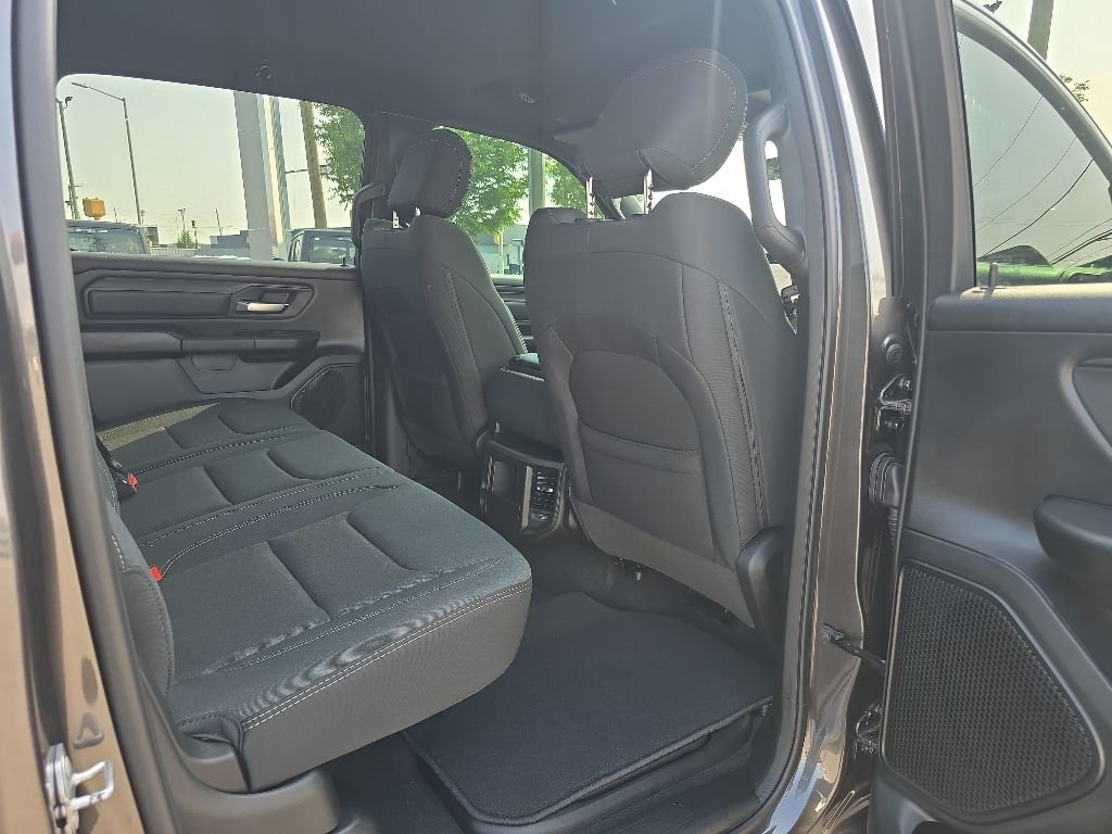 New 2026 RAM 1500 Express AWD/4WD image 19