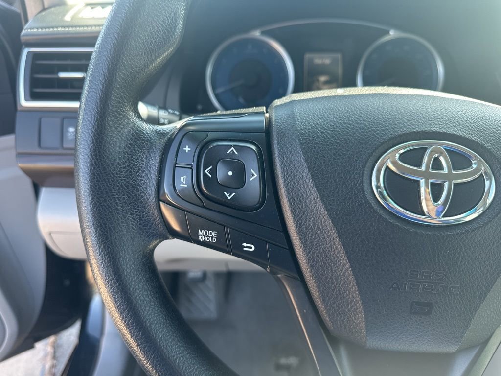 Used 2017 Toyota Camry SE FWD image 10