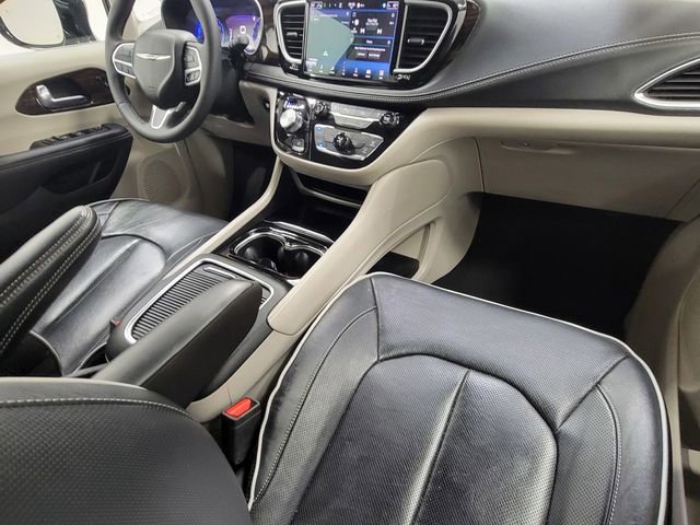 Used 2024 Chrysler Pacifica Limited image 35