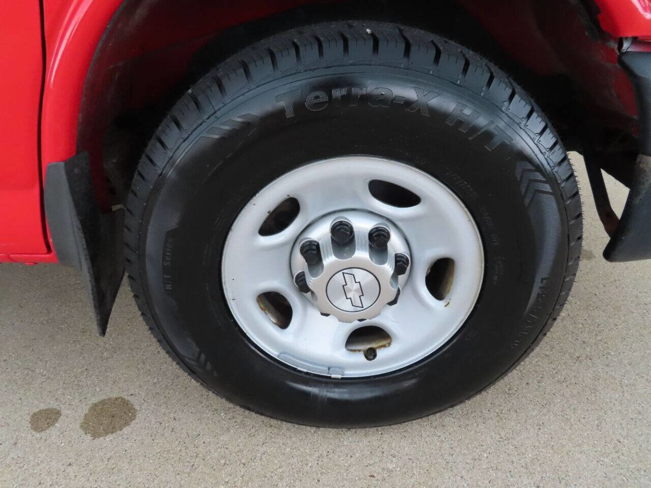 Used 2015 Chevrolet Express 2500 image 15