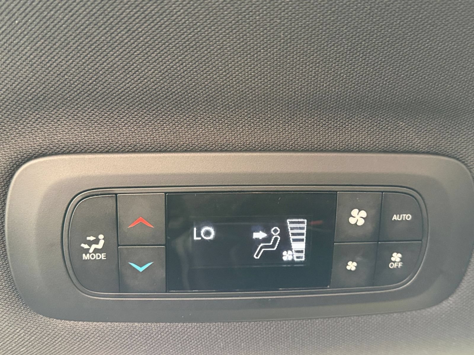 Used 2025 Chrysler Pacifica Limited FWD image 24