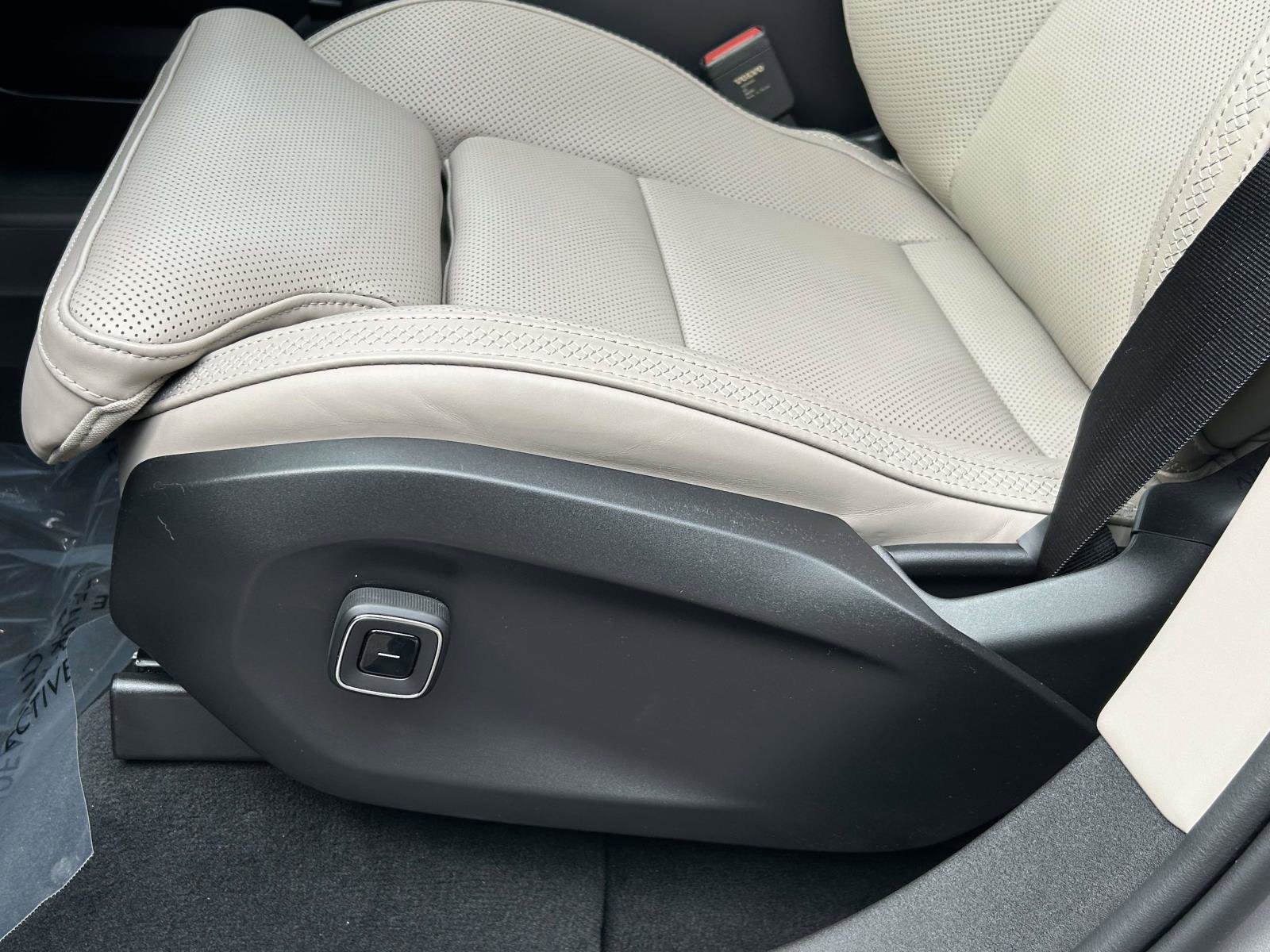 New 2026 Volvo EX90 Ultra image 22