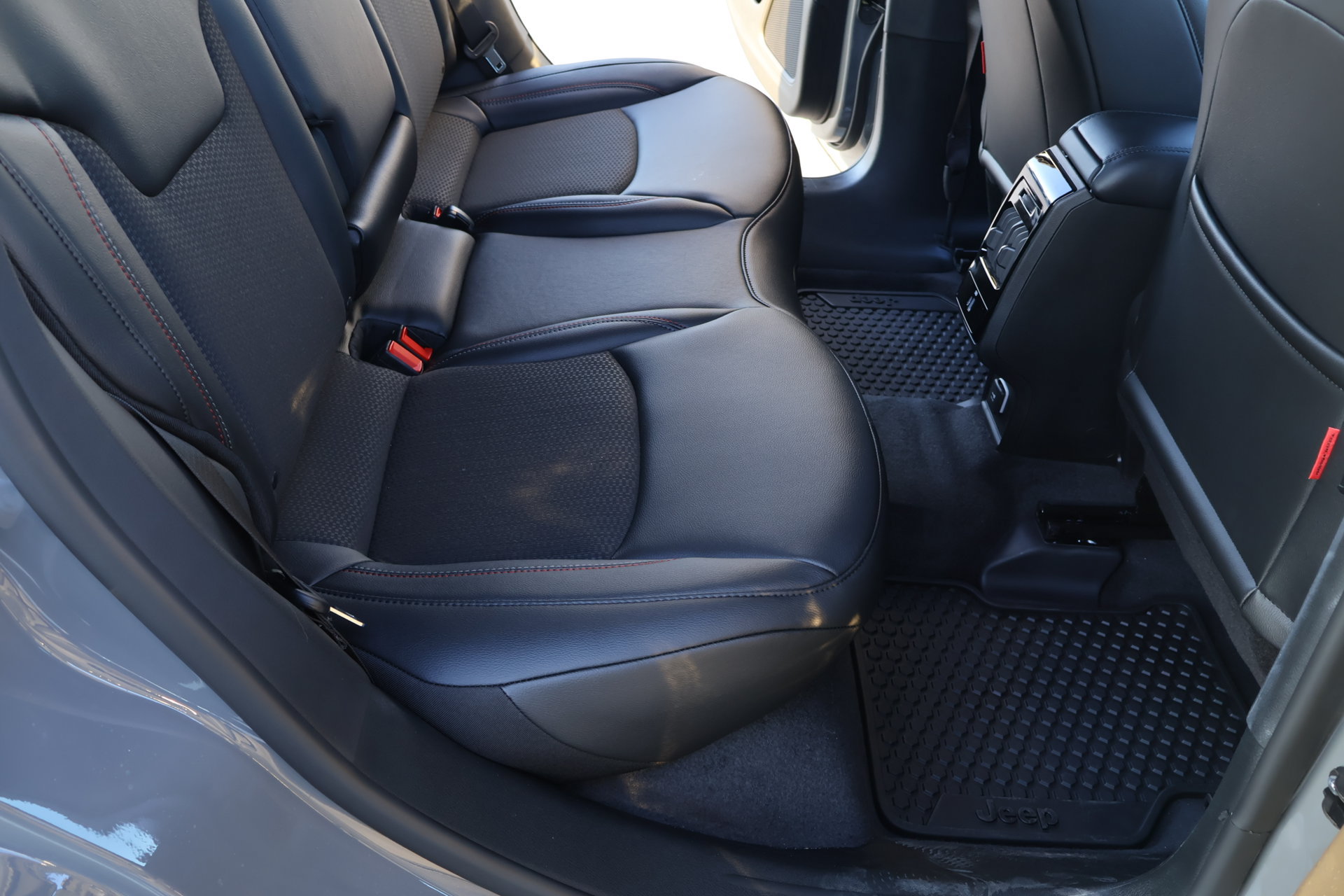New 2027 Jeep Compass Trailhawk AWD/4WD image 14