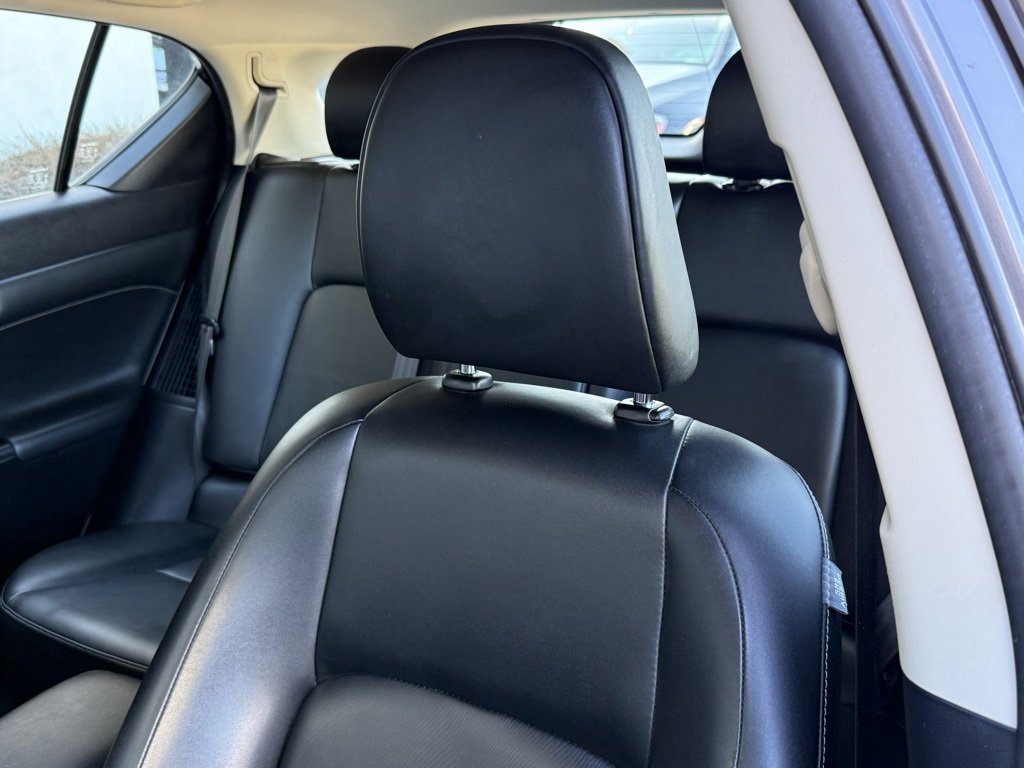 Used 2017 Lexus CT 200h image 3