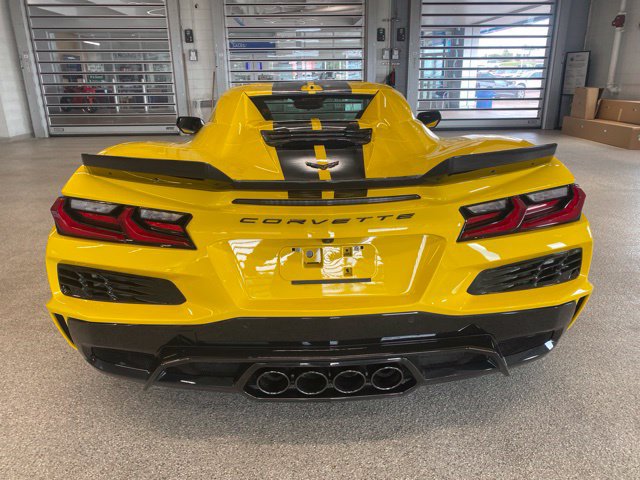 Used 2025 Chevrolet Corvette Z06 RWD image 6