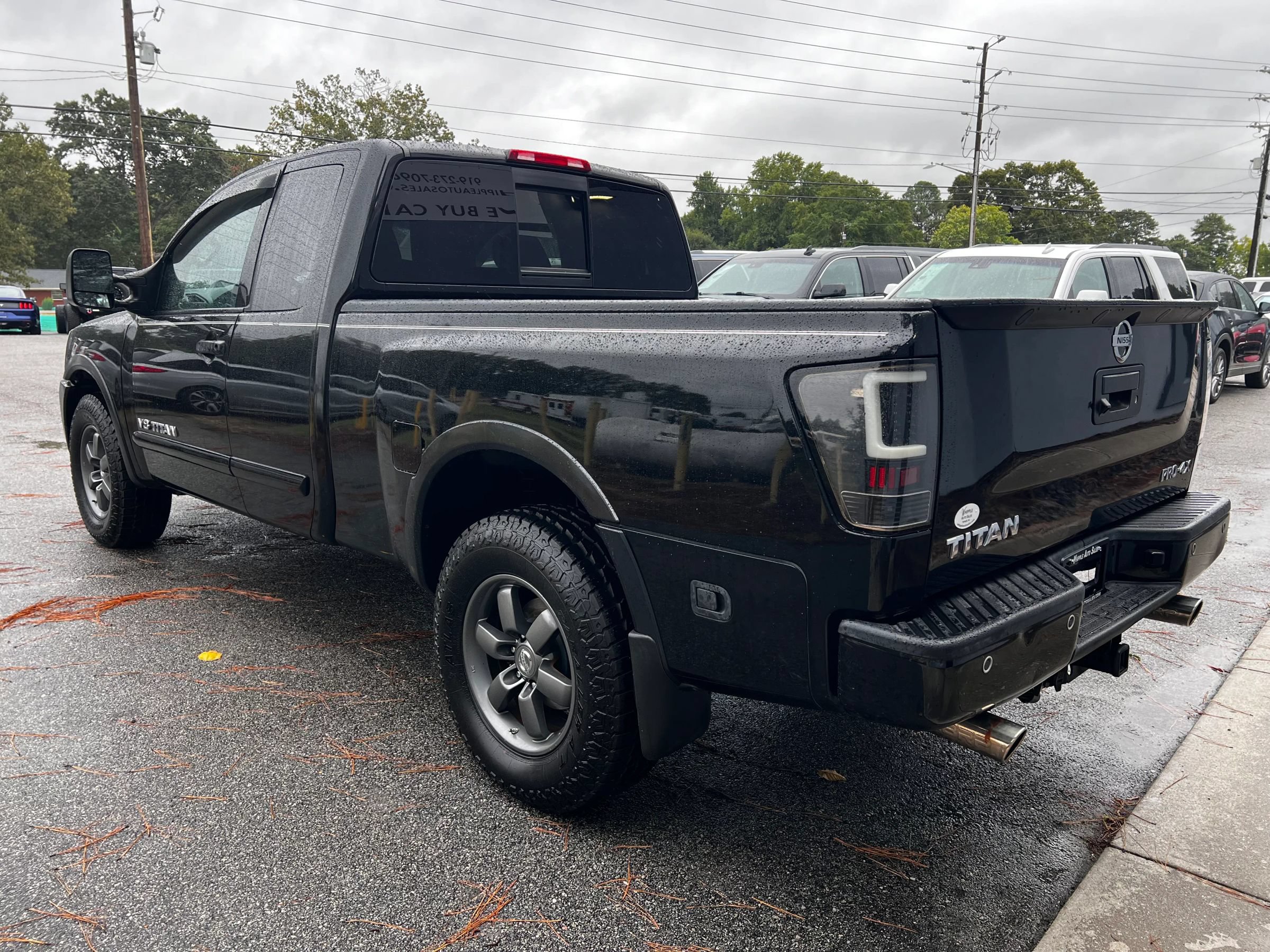 Used 2015 Nissan Titan PRO-4X w/ Pro-4x Luxury Package AWD/4WD image 8