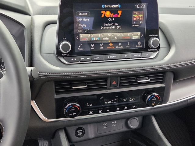Used 2025 Nissan Rogue SV FWD image 17