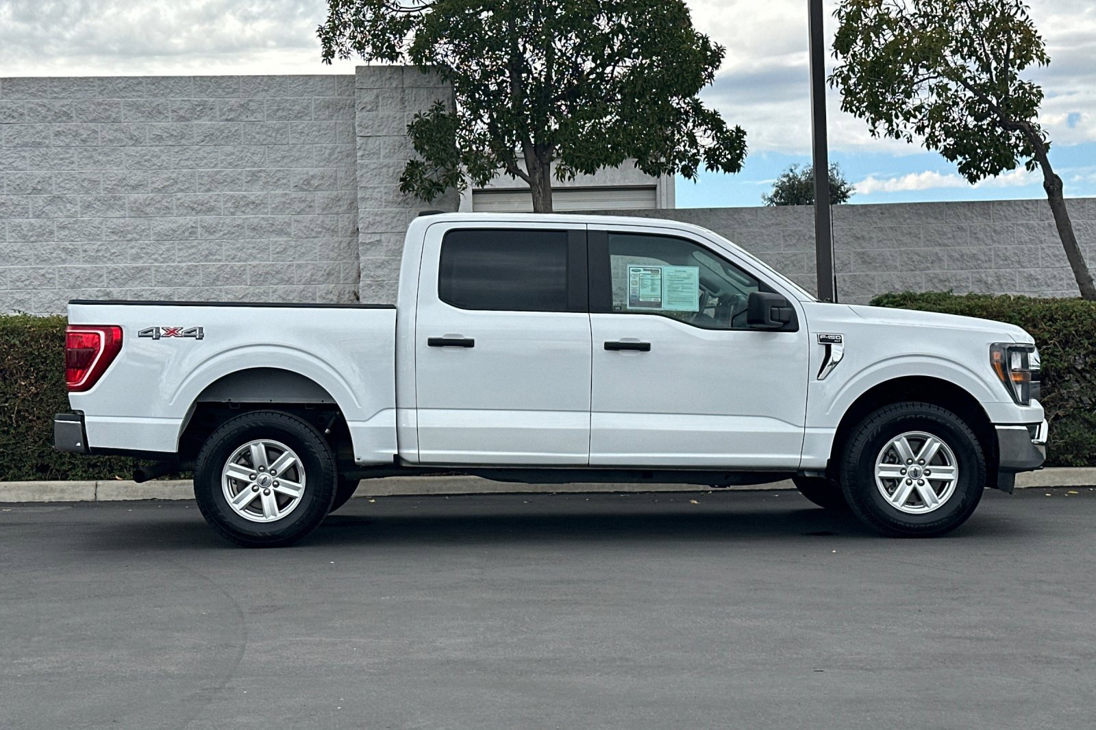Used 2023 Ford F150 XLT image 3